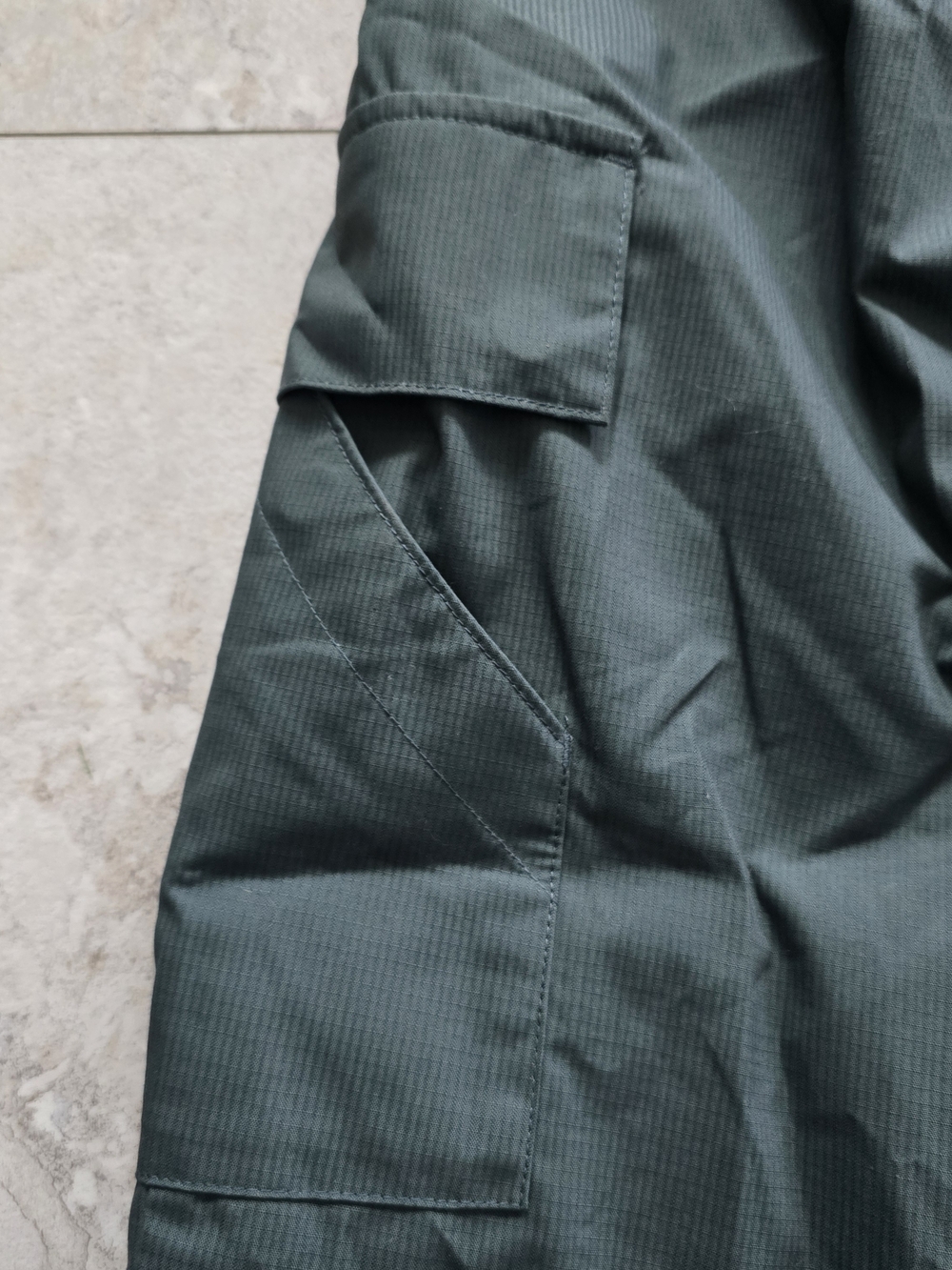 Nike Women's Cargo Pants in Dark Green XL - Picture 7 of 11